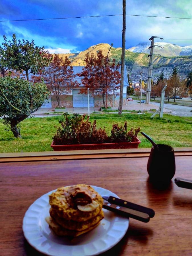 Pinto Casa Hostel & Bar Esquel Bagian luar foto